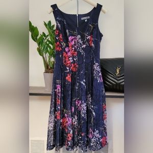 Size 4 Sleeveless Floral Midi Dress